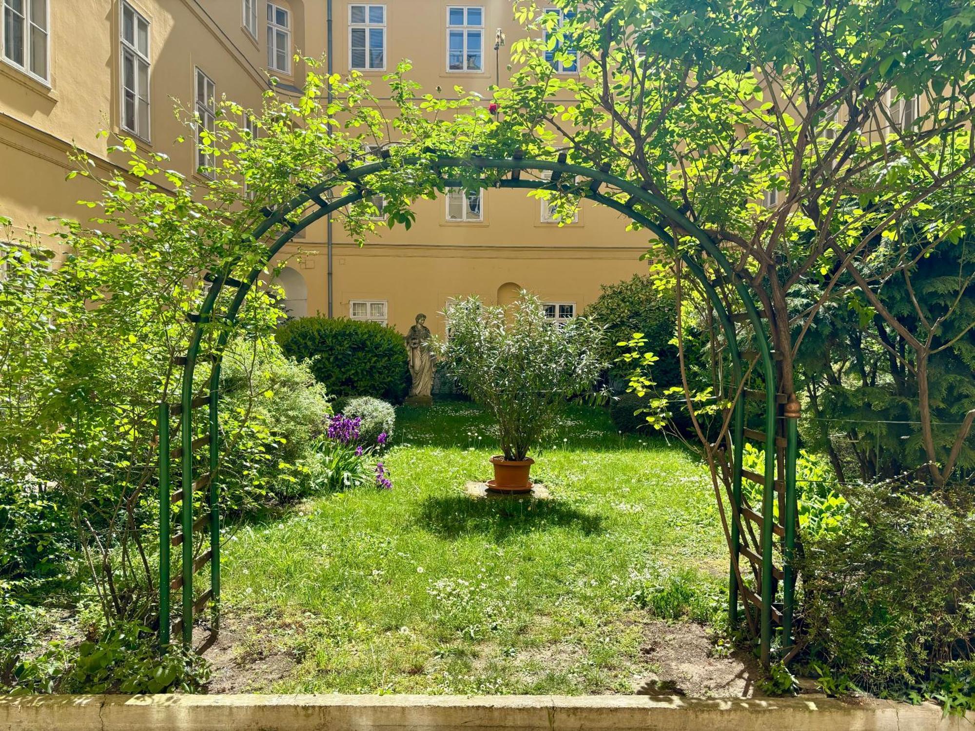 Chez Marie, Budapest
